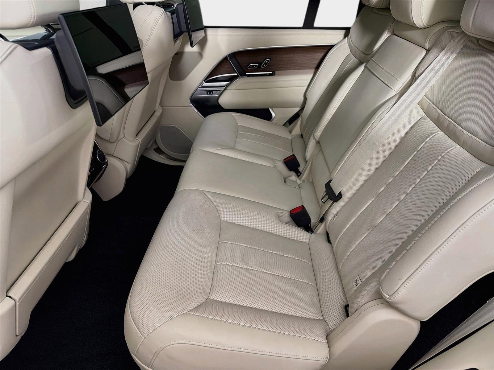 Used 2025 Land Rover Range Rover Long Wheelbase SE AWD/4WD image 23