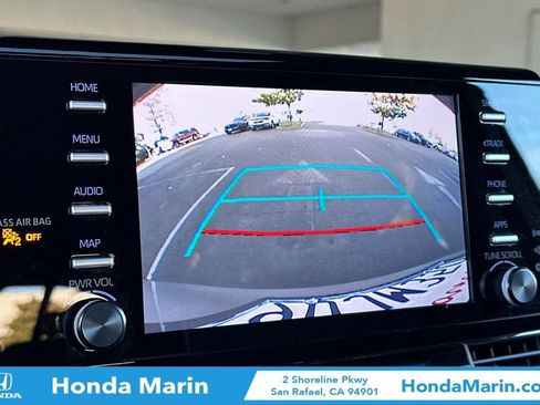 Used 2022 Toyota Sienna XLE image 23