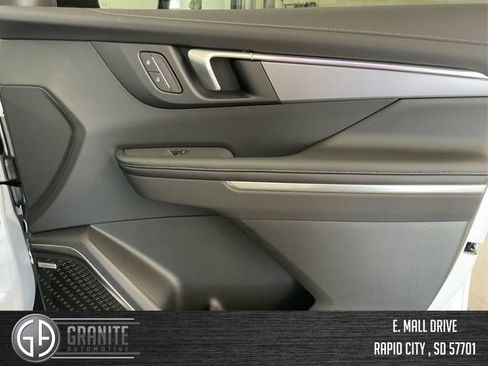 Used 2025 Buick Enclave Sport Touring w/ Super Cruise Package AWD/4WD image 22