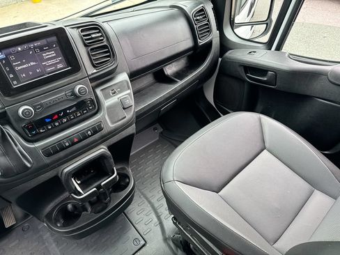 Used 2025 RAM ProMaster 2500 w/ Convenience Group FWD image 21