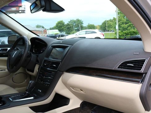 Used 2019 Lincoln MKT AWD image 54