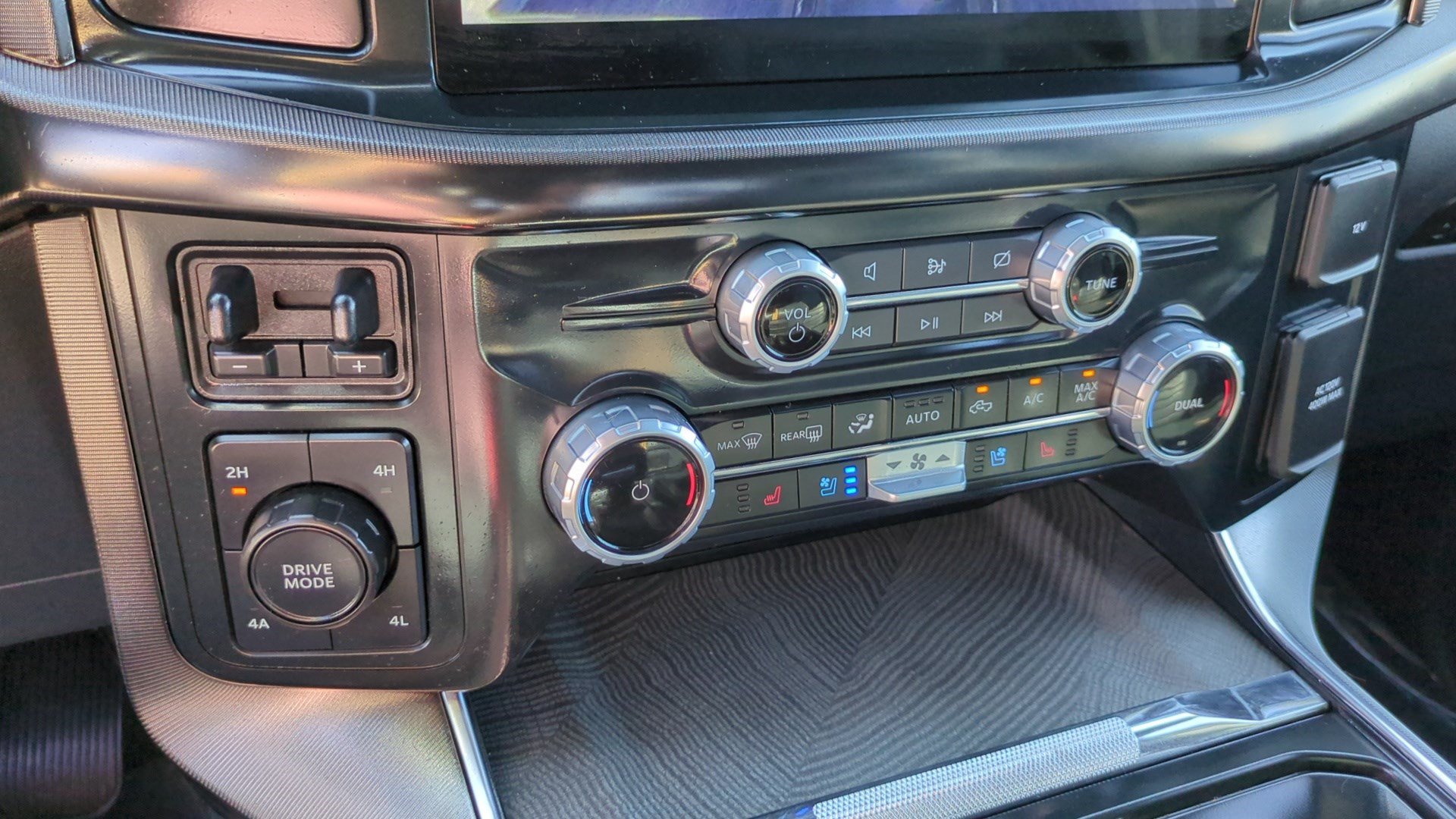 Used 2023 Ford F150 Platinum AWD/4WD image 24