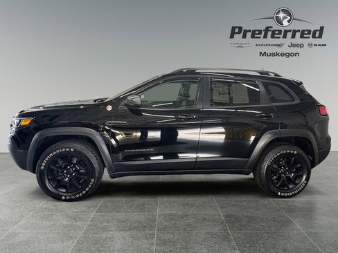 Used 2019 Jeep Cherokee Trailhawk AWD/4WD image 9