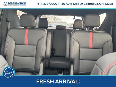 Used 2025 Chevrolet Traverse RS image 23