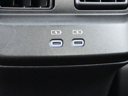 Used 2023 Toyota Crown Limited w/ Advanced Technology Package image 19