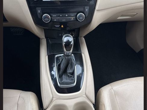 Certified 2018 Nissan Rogue SL w/ Premium Package image 30