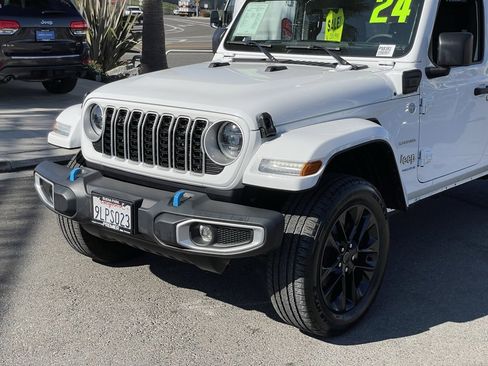 Used 2024 Jeep Wrangler Unlimited Sahara image 11