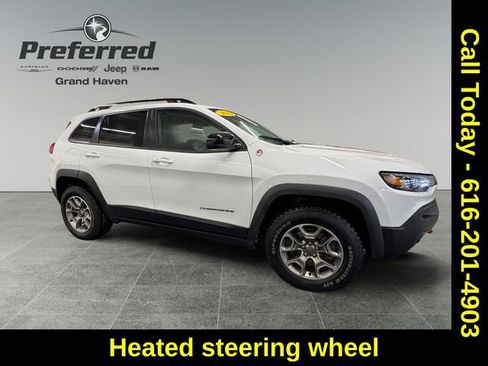 Used 2022 Jeep Cherokee Trailhawk image 8