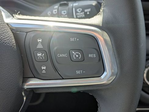 Used 2025 Jeep Wrangler Unlimited Sahara w/ Safety Group AWD/4WD image 27
