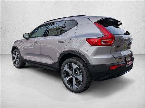 New 2026 Volvo XC40 B4 Plus w/ Climate Package image 9