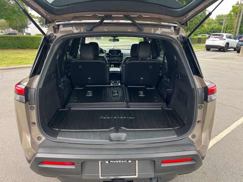 Certified 2024 Nissan Pathfinder Rock Creek AWD/4WD image 15