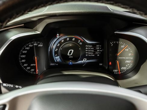 Used 2019 Chevrolet Corvette Stingray Coupe w/ 1LT RWD image 14