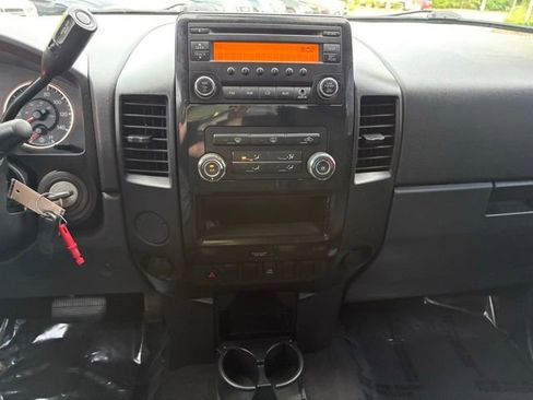 Used 2015 Nissan Titan SV RWD image 18