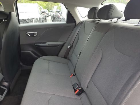 Used 2025 Kia K4 FWD image 26