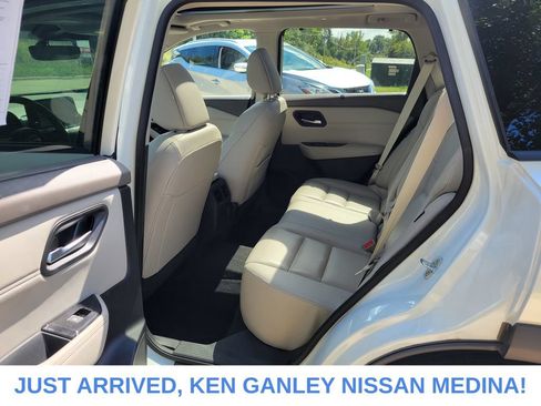 Certified 2023 Nissan Rogue SL w/ SL Premium Package AWD/4WD image 16