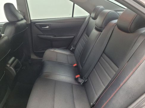 Used 2016 Toyota Camry SE w/ Moonroof Package image 18