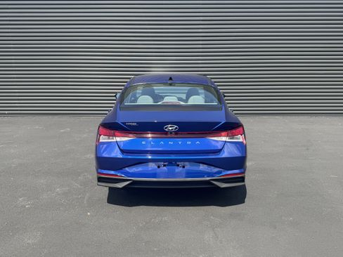 Used 2021 Hyundai Elantra SEL w/ Convenience Package FWD image 10