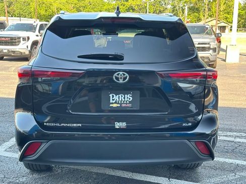 Used 2025 Toyota Highlander XLE FWD image 5