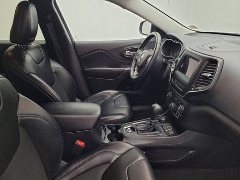 Used 2020 Jeep Cherokee Latitude Plus image 21