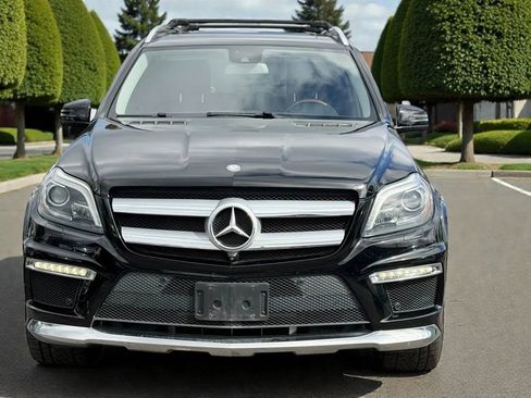 Used 2015 Mercedes-Benz GL 550 4MATIC image 3