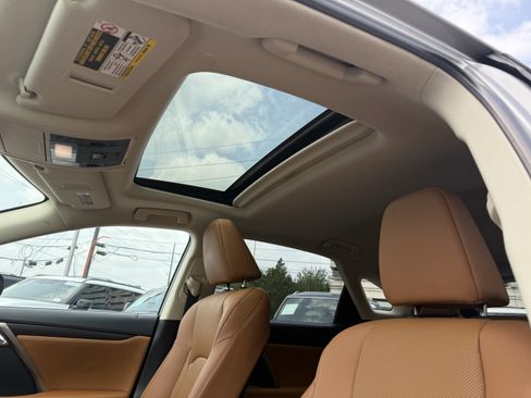 Used 2022 Lexus RX 350 FWD w/ Premium Package image 14