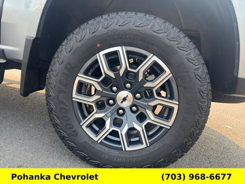 Used 2025 Chevrolet Colorado Z71 w/ Z71 Convenience Package 2 AWD/4WD image 31