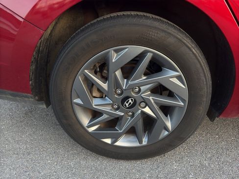 Used 2024 Hyundai Elantra SEL image 15