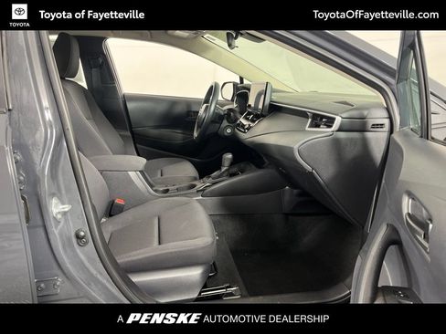 Used 2025 Toyota Corolla LE FWD image 8