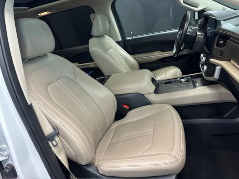 Used 2024 Ford Expedition Limited RWD image 15