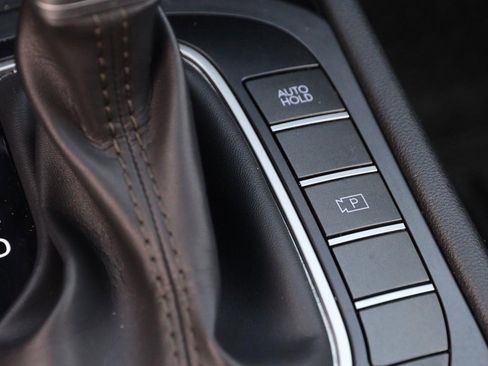 Used 2025 Hyundai Kona SEL FWD image 20