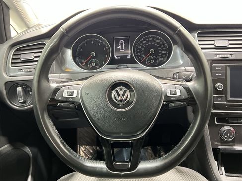 Used 2019 Volkswagen Golf S image 14