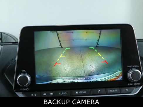Used 2025 Nissan Sentra SV FWD image 18