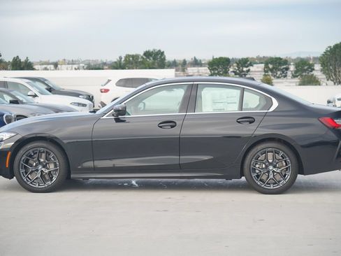 Used 2026 BMW 330i xDrive Sedan w/ Premium Package AWD/4WD image 4