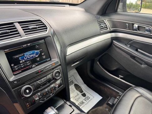 Used 2016 Ford Explorer XLT w/ Equipment Group 202A FWD image 54