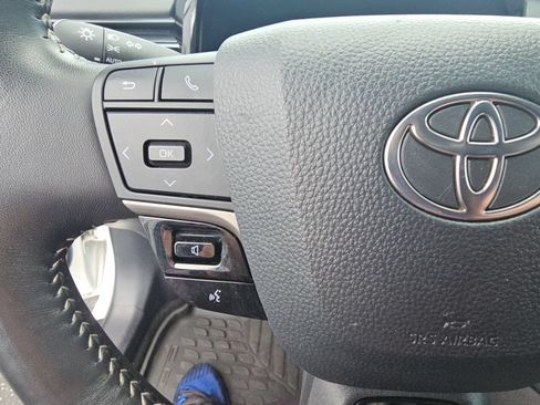 Certified 2025 Toyota Camry SE FWD image 11