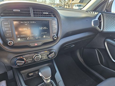 Used 2024 Kia Soul LX w/ Option Group 015 image 20