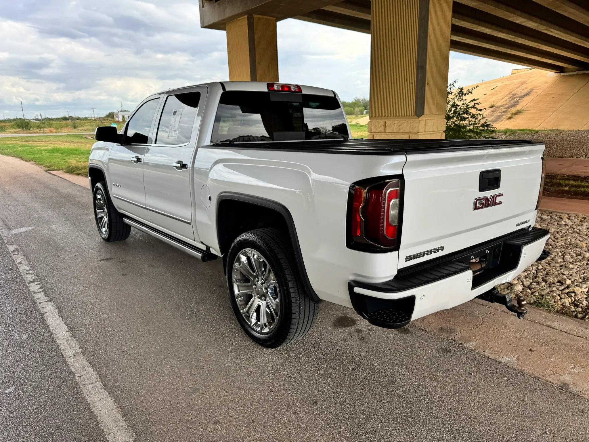 Used 2018 GMC Sierra 1500 Denali w/ Denali Ultimate Package AWD/4WD image 5