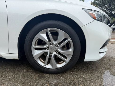 Used 2018 Honda Accord LX image 33