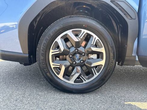 Used 2025 Subaru Forester Premium AWD/4WD image 27