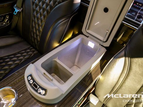 Used 2020 Mercedes-Benz Sprinter 3500 w/ Windows All Around Package image 38