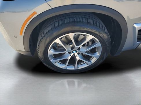 Used 2026 BMW X5 sDrive40i image 17