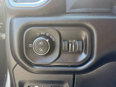 Used 2020 RAM 1500 Laramie AWD/4WD image 31