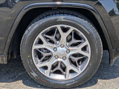 Used 2021 Jeep Grand Cherokee Overland AWD/4WD image 11