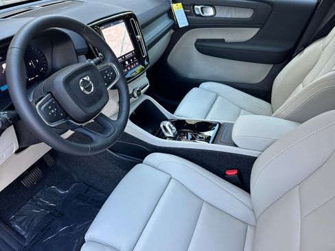 New 2026 Volvo XC40 B5 Ultra w/ Climate Package AWD/4WD image 7