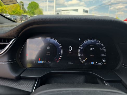 Used 2024 Jeep Grand Cherokee Altitude image 20