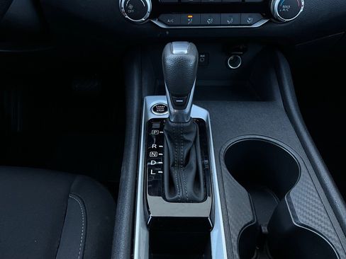 Used 2025 Nissan Altima 2.5 SV image 23