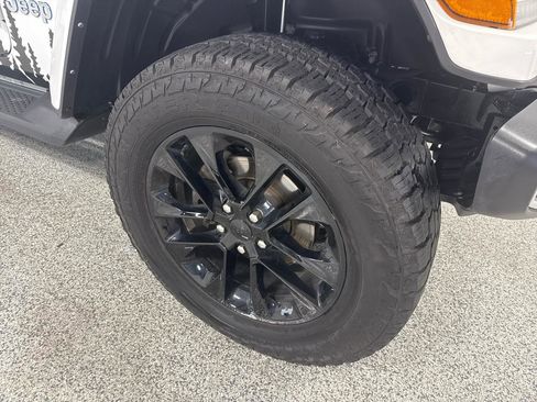 Used 2021 Jeep Wrangler Unlimited Sahara w/ Cold Weather Group AWD/4WD image 6