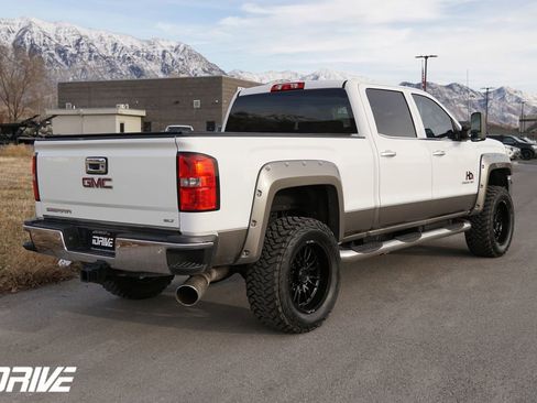 Used 2015 GMC Sierra 2500 SLT w/ Duramax Plus Package image 11