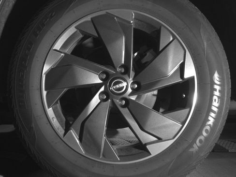 Used 2025 Nissan Rogue SV AWD/4WD image 14