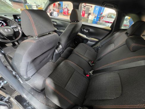 Used 2025 Honda HR-V Sport image 9